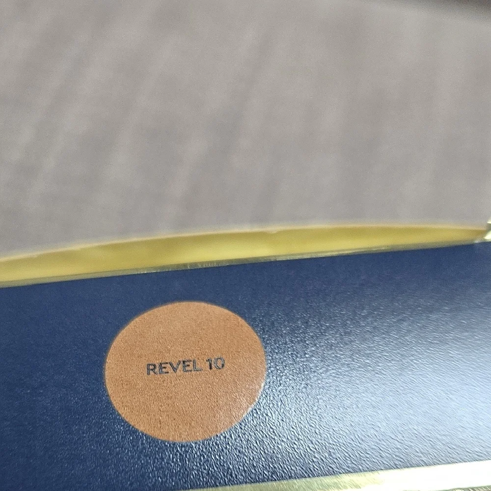 Relevant Re-Blur Soft Focus Powder Foundation -‎ Revel 10 New In Box